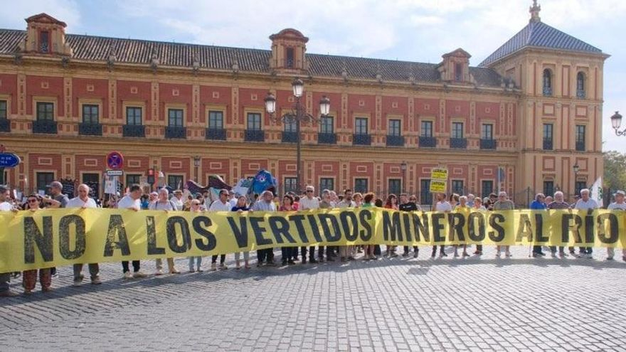 Un grito ciudadano en defensa del Guadalquivir frente a la "amenaza inminente" de los nuevos vertidos mineros