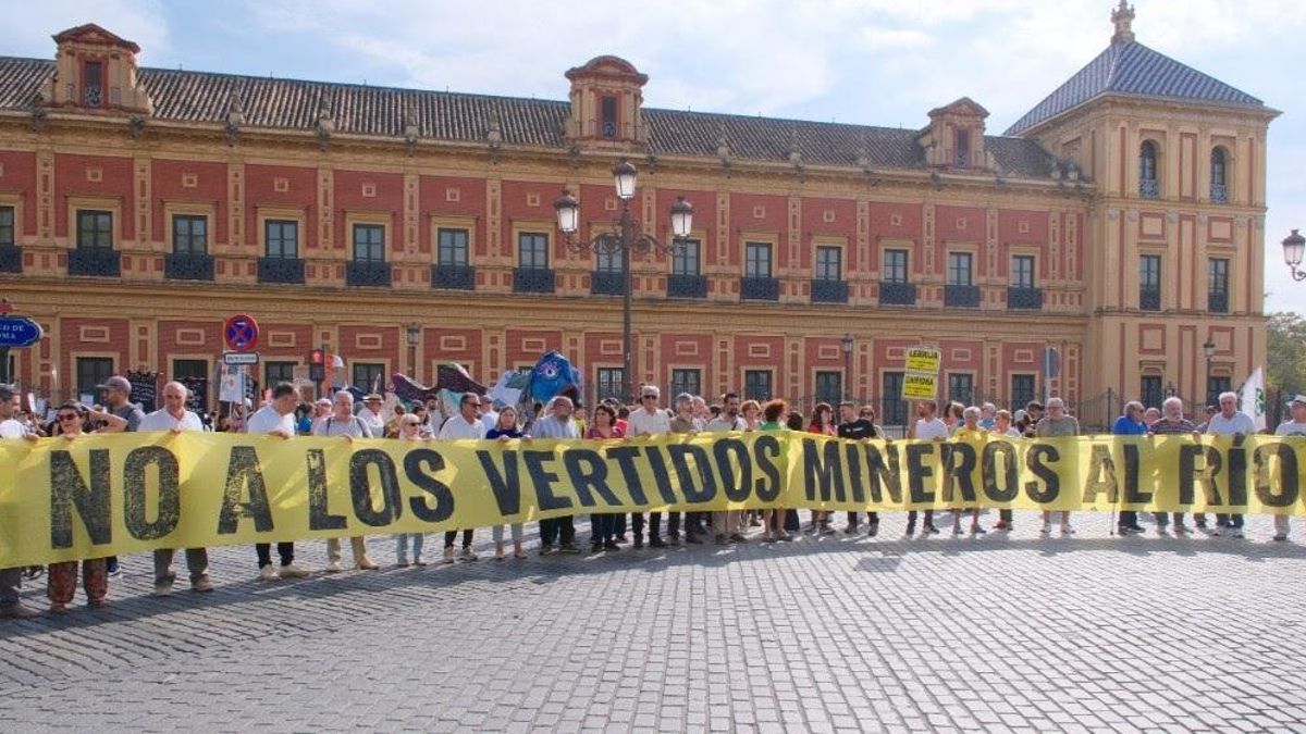 Un grito ciudadano en defensa del Guadalquivir frente a la "amenaza inminente" de los nuevos vertidos mineros