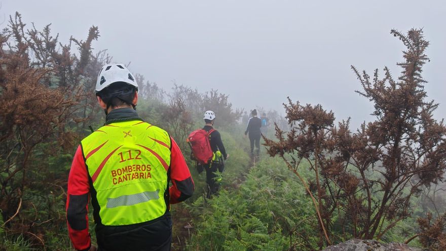 Rescatados cuatro senderistas perdidos en la Peña del Moro