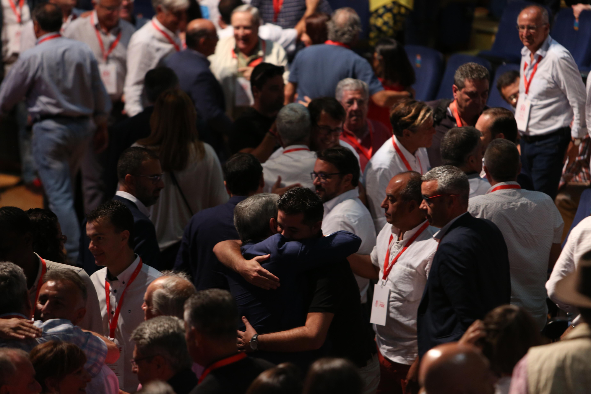 Final de la primera parte de la jornada de inauguración del Congreso del PSOE en Canarias. (Alejandro Ramos).