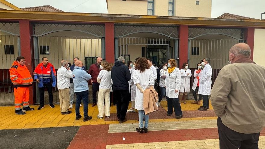 Un paciente intenta atropellar al médico que le había atendido minutos antes en Arahal
