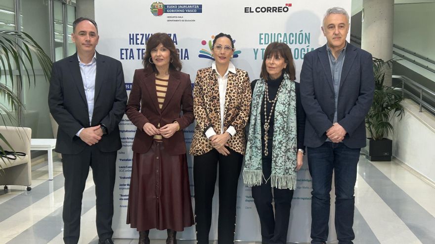 El 85% de los colegios de Primaria de Euskadi tiene totalmente prohibidos los móviles y relojes inteligentes en el aula