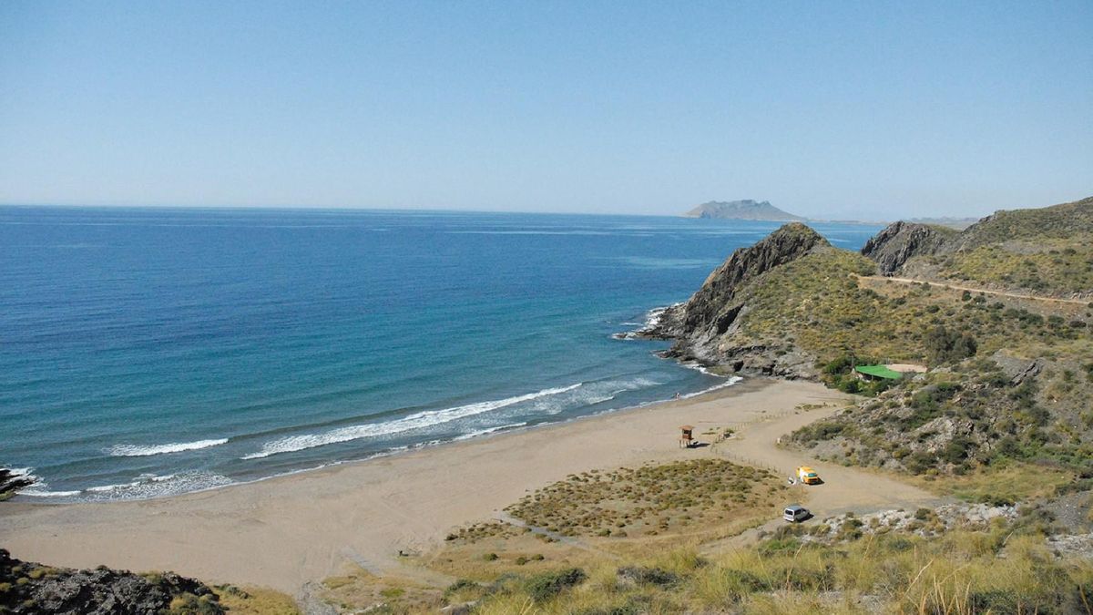 Recónditas y agrestes playas vírgenes de Puntas de Calnegre.