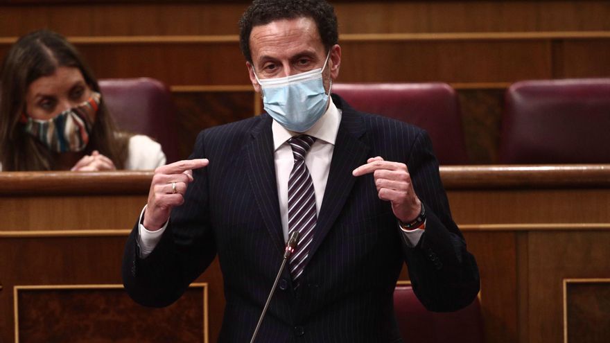 El candidato de Ciudadanos (Cs) a la Presidencia de la Comunidad de Madrid, Edmundo Bal, interviene en una sesión de control al Gobierno.