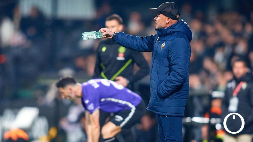 El CD Castellón destituye a su entrenador tras perder ante el Córdoba CF