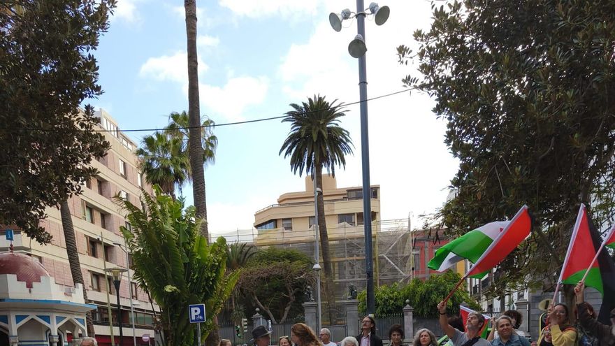 Un centenar de personas se manifiestan en Las Palmas contra los ataques a la Flotilla Global Sumud