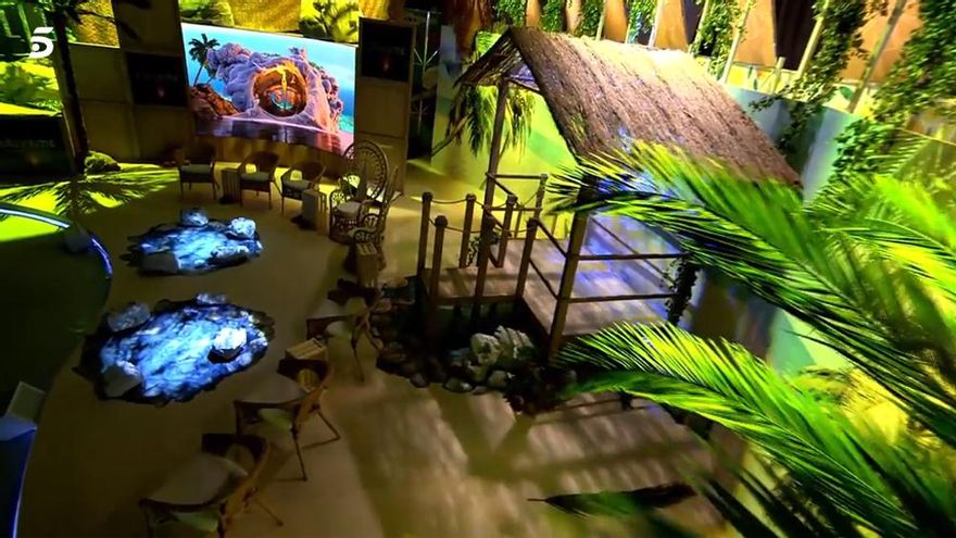 Set de 'Supervivientes' en 'Sálvame'