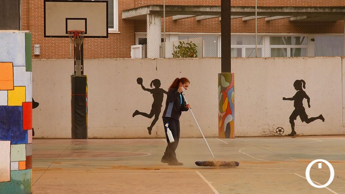 Córdoba amanece enfangada tras una histórica lluvia de barro de madrugada