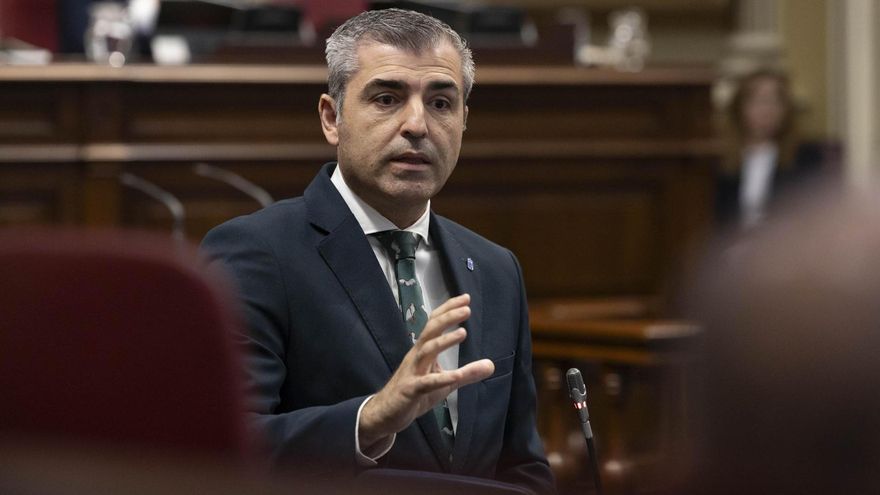 El vicepresidente de Canarias (PP) teme que los aranceles de Trump afecten al vino y al queso de las Islas