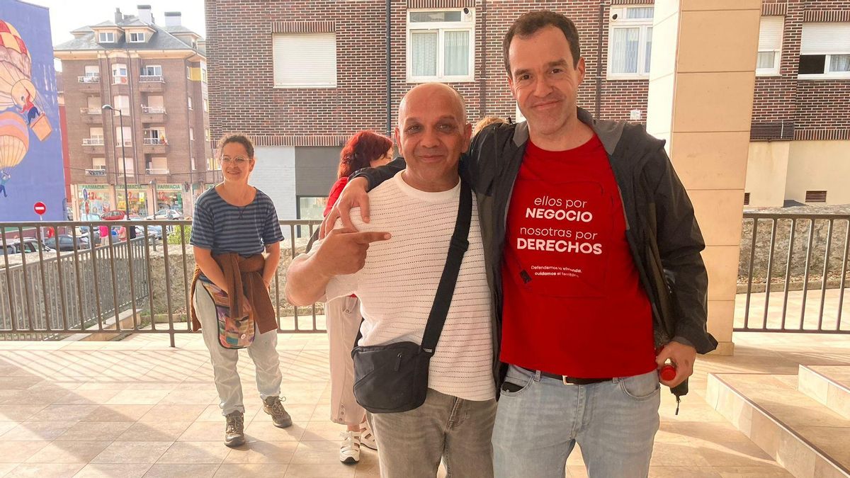 “Vale, compas, hemos parado el desahucio”: el Sindicato de la Vivienda paraliza el desalojo de una familia de Muriedas