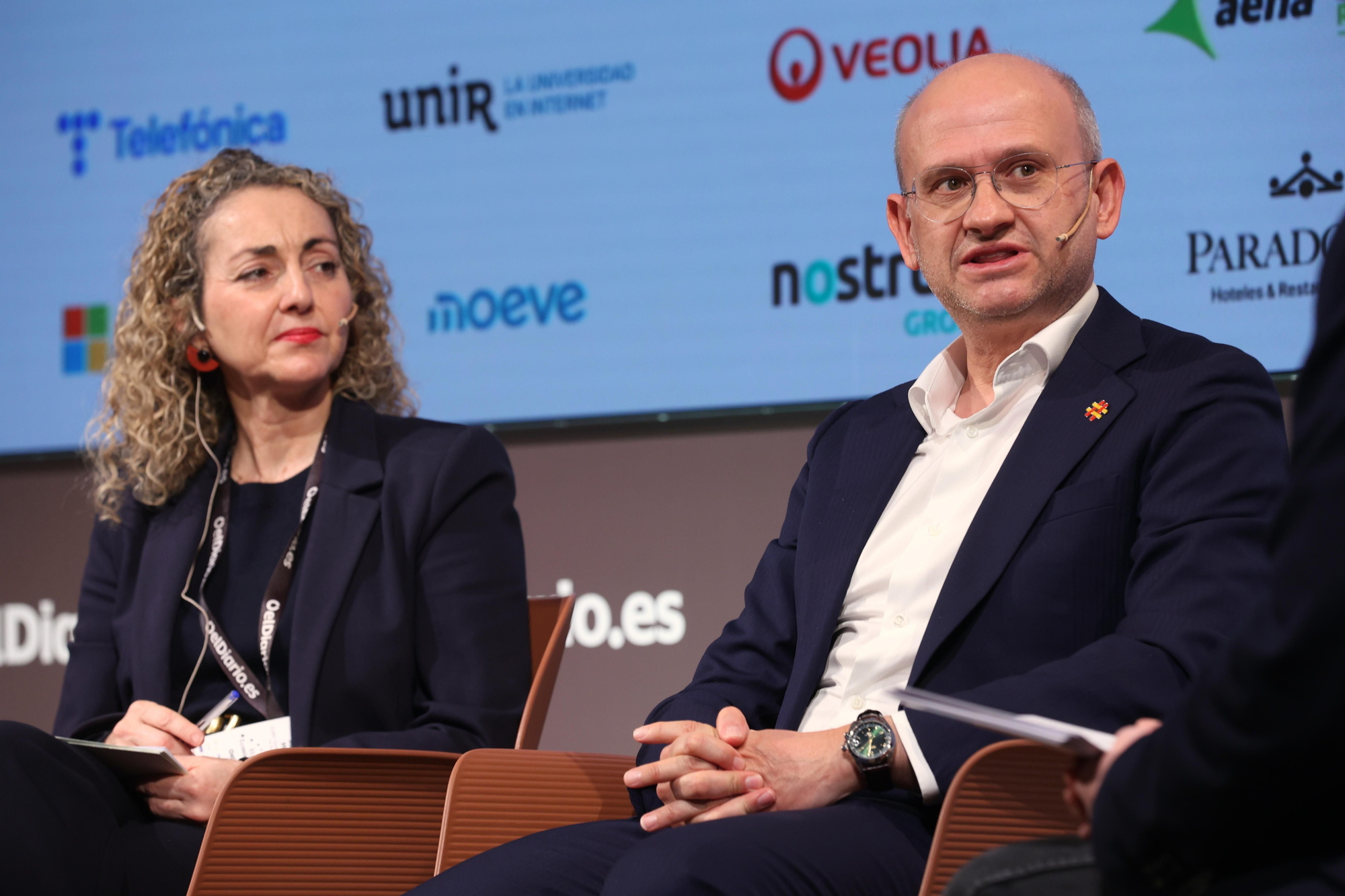 José Miguel Herrero, director general de Alimentación del Ministerio de Agricultura, Pesca y Alimentación, y María José Murciano, vicepresidenta de ELARD (European Leader Association For Rural Development)