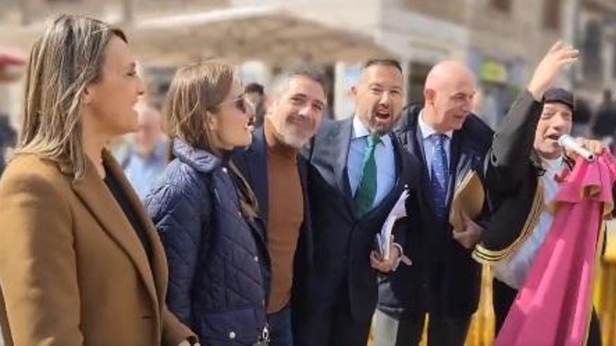 Vox conduce al PP a dejar València sin declaración institucional por el 8M y lo celebra cantando "Que viva España"