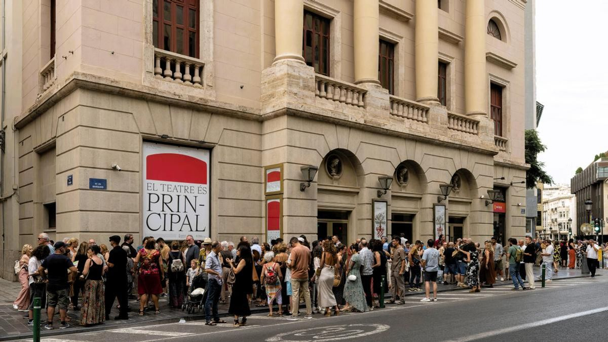Las empresas de artes escénicas reclaman una respuesta institucional urgente ante el impacto del cierre indefinido del Principal
