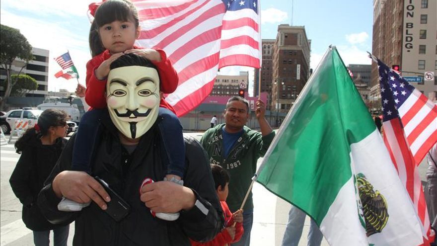 Un juez de Texas rechaza levantar la suspensión sobre las medidas migratorias