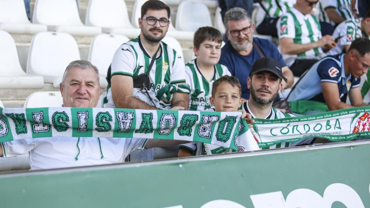 Grada Blanquiverde del Córdoba CF - CD Mirandés