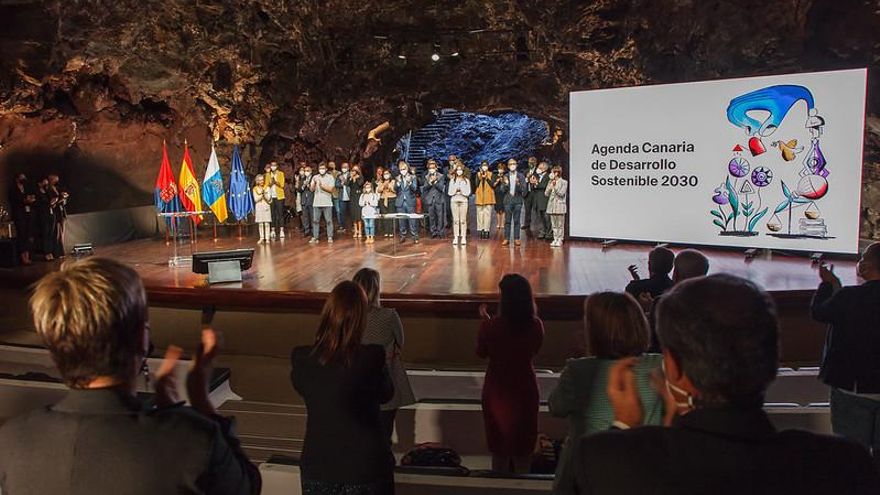 Acto de presentación en Los Jameos del Agua del marco estratégico de la Agenda de Desarrollo Sostenible 2030 presidida por el expresidente del Gobierno, Ángel Víctor Torres.