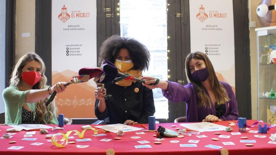 Las Magues de Gener trasladan lemas en favor de la diversidad este domingo en una cabalgata estática en València