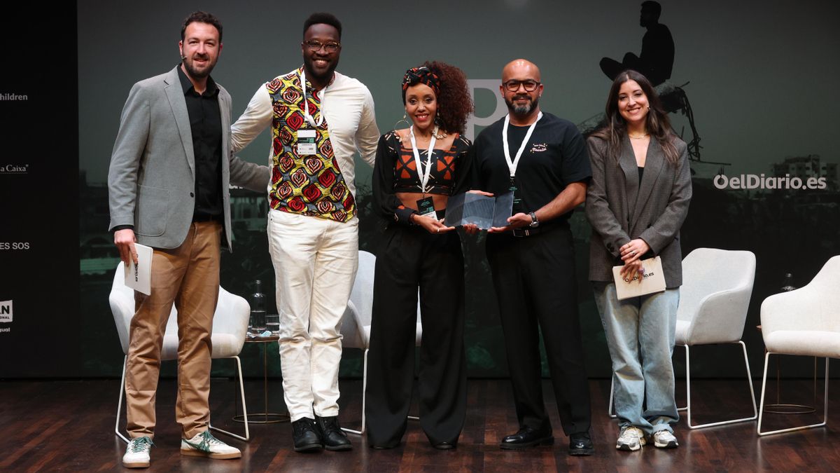 Entrega del premio al Mejor Trabajo Periodístico de los VII Premios Desalambre