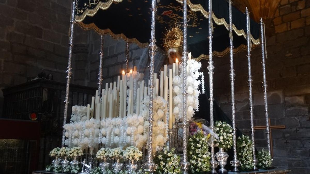 La Policía Nacional denuncia a un turista portugués por 'pilotar' dos drones en una procesión de Semana Santa de Ávila