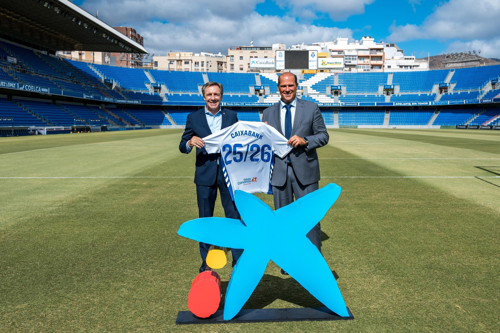 CaixaBank renueva como patrocinador oficial y socio financiero del Club Deportivo Tenerife.