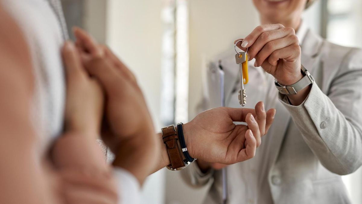 Renta 2025: Guía para solicitar la deducción por adquisición de vivienda habitual por nacimiento o adopción de hijos en Madrid