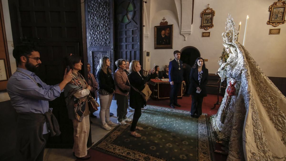 Besamanos de la Virgen de la Paz