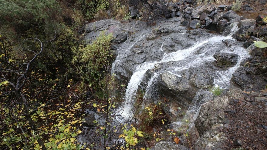 El agua cayendo en cascada en la cumbre de Gran Canaria