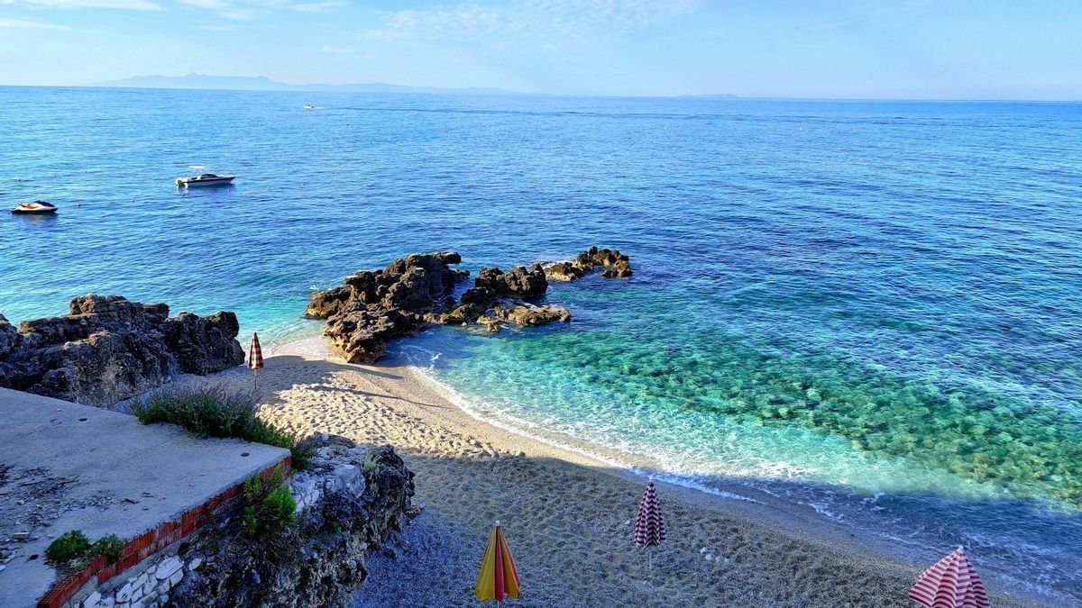 Playa de Dhërmi, en Albania.