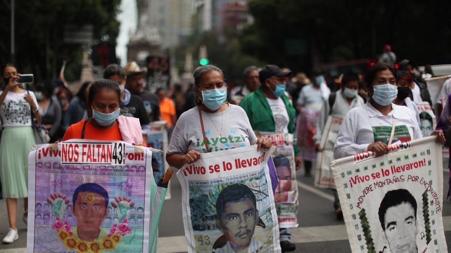 México arresta al primer militar de alto rango por la desaparición de los 43 estudiantes de Ayotzinapa en 2014