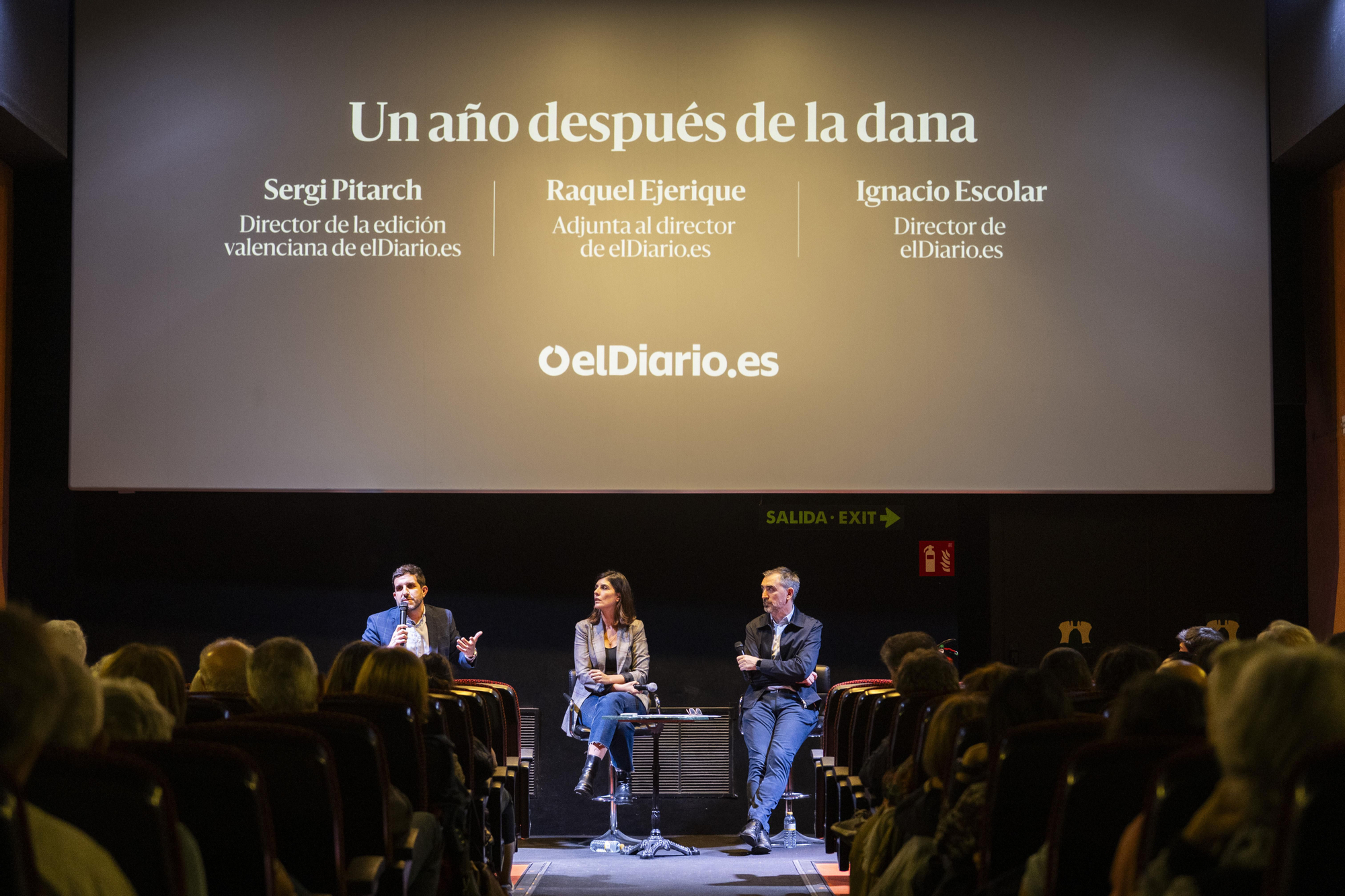 Coloquio posterior a la proyección del documental con Sergi Pitarch, Raquel Ejerique e Ignacio Escolar