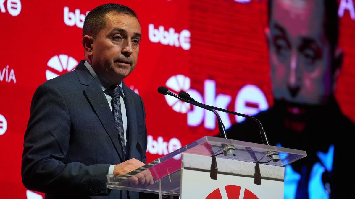 Xabier Sagredo ultima su salida de la presidencia de la fundación BBK después de más de una década