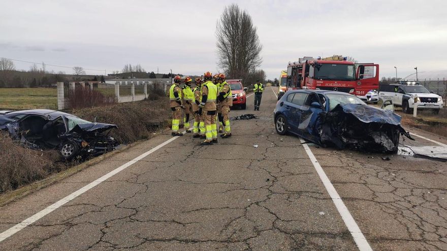 Fallece una de las tres personas que resultaron heridas en un choque de dos turismos en Sariegos