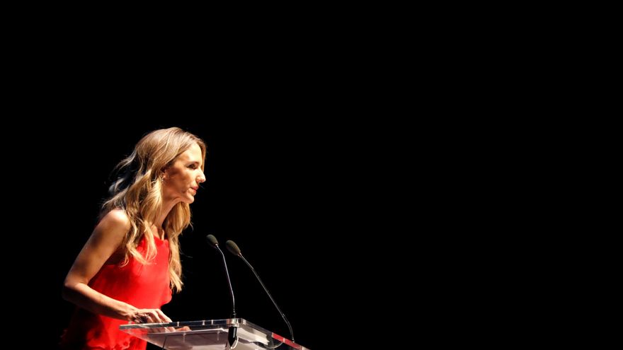La exportavoz del PP Cayetana Álvarez de Toledo participa en la presentación de su libro "Políticamente Indeseable", este martes en el Circulo de Bellas Artes de Madrid. EFE/ Javier Lizón