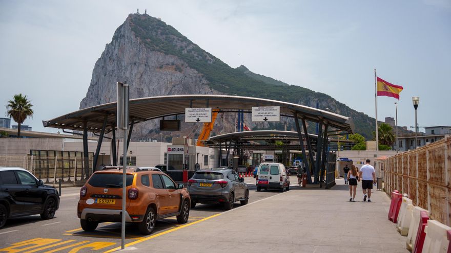 Imágenes de la frontera entre España y Gibraltar