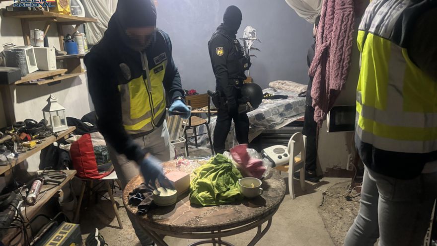 La Policía desmantela "narcosalas" de consumo de droga y detiene a 5 personas en Varea