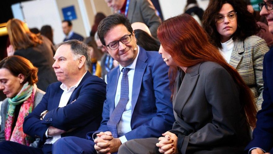 El Gobierno inicia los trámites para implantar las 35 horas semanales para los funcionarios