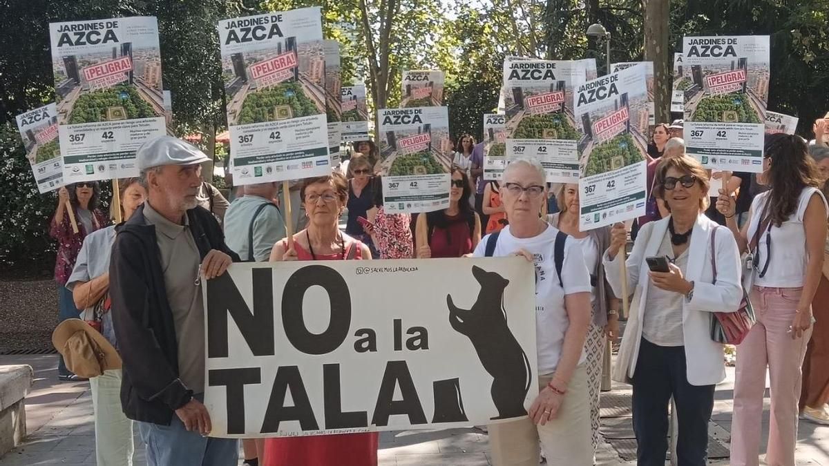 Un jardín de más de 40 años, 40 especies y 400 árboles reivindica su valor para sobrevivir en AZCA