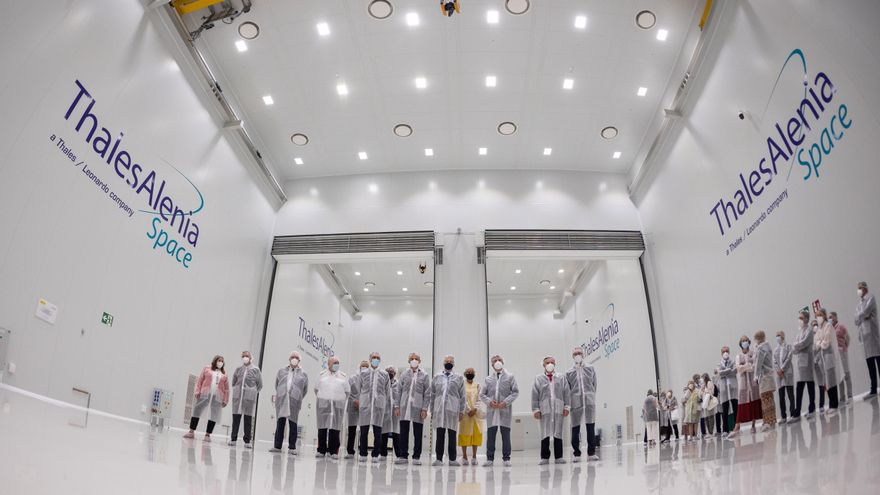 La nueva "sala blanca" para satélites relanza el rol de la industria espacial
