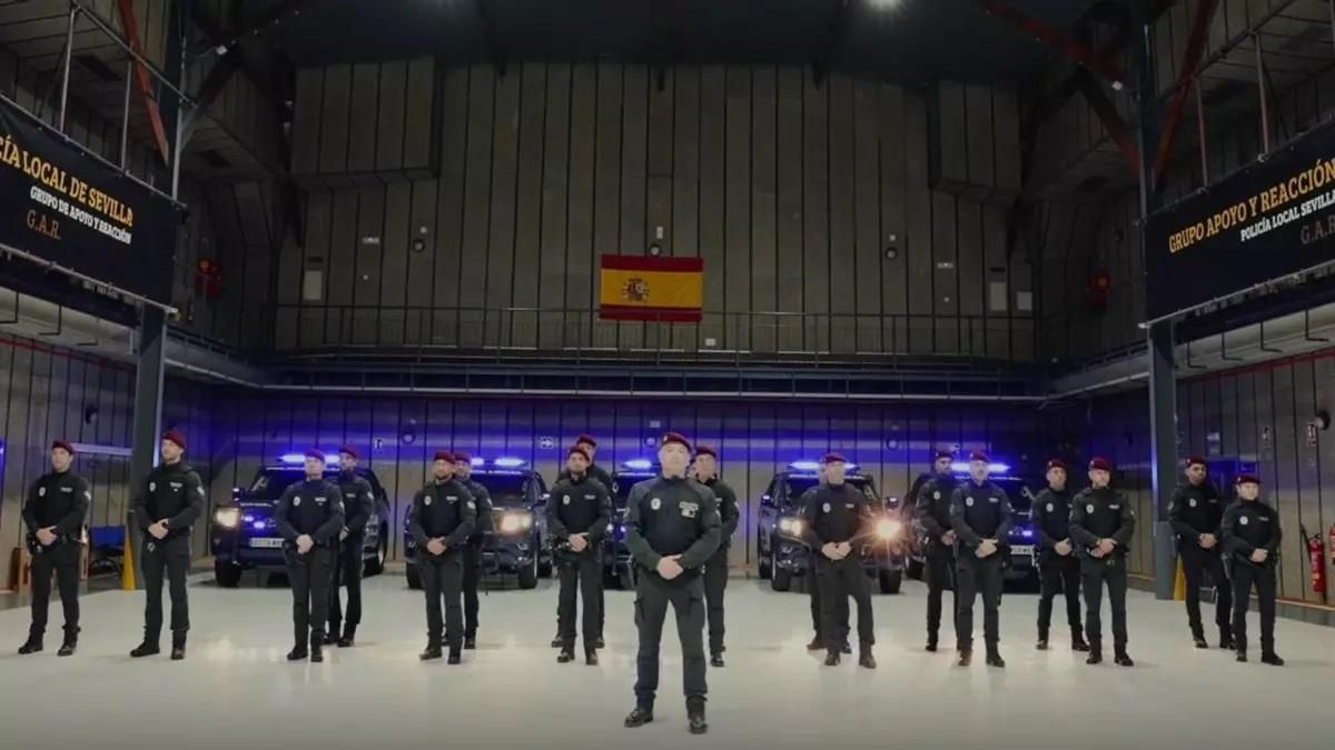 El GAR, desplegado en su sede de las Naves de la calle Calatrava.