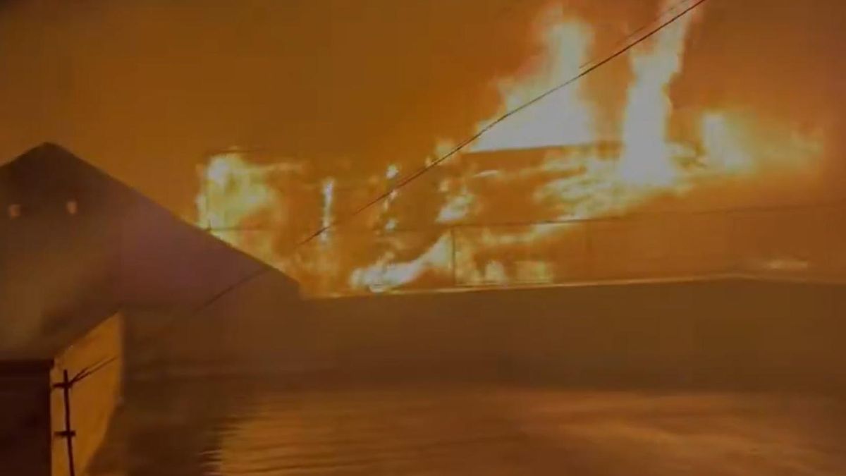 Gran incendio en un edificio del corazón de Chamberí, con decenas de desalojados pero sin víctimas