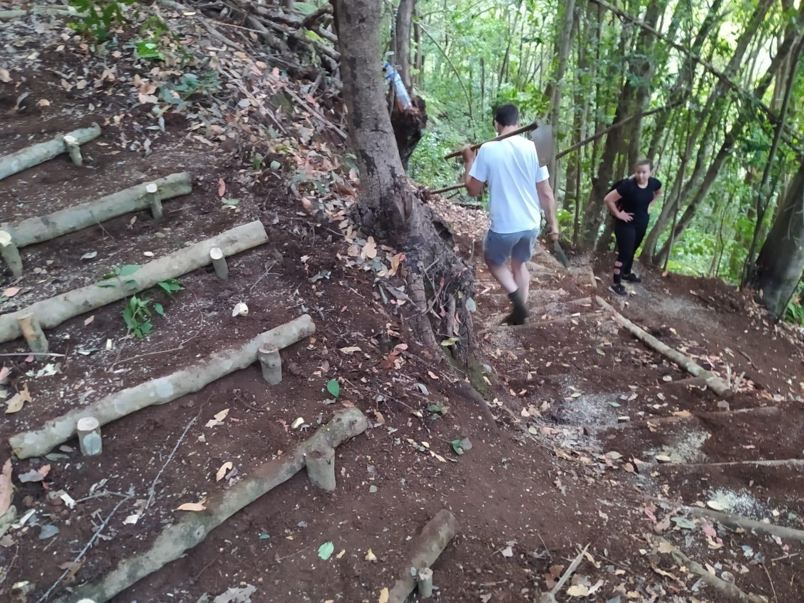 Trabajos de recuperación del camino.