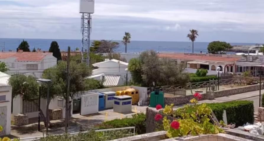 Antena de telefonia instal·lada a Binissafúller (Menorca)