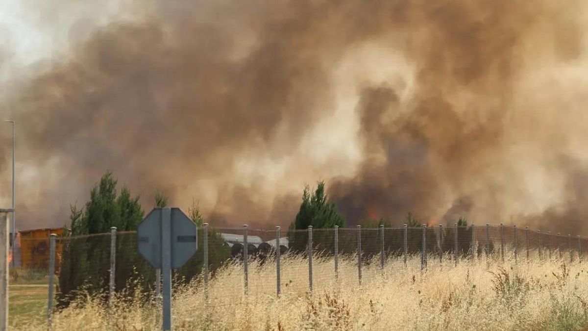 Se desata un fuerte incendio en el Centro de Tratamiento de Residuos de Gomecello en Salamanca