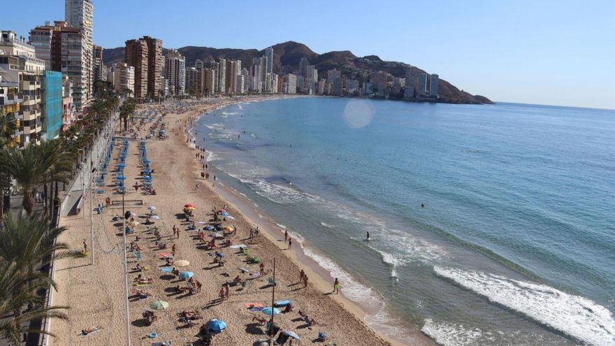 La playa de Benidorm durante el pasado puente de octubre.