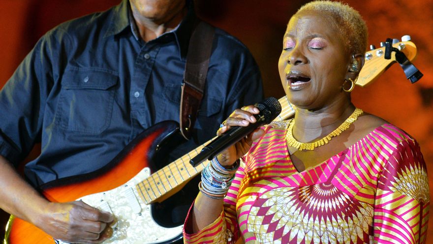 La activista africana Angelique Kidjo encabeza el cartel de Womad Cáceres 2025
