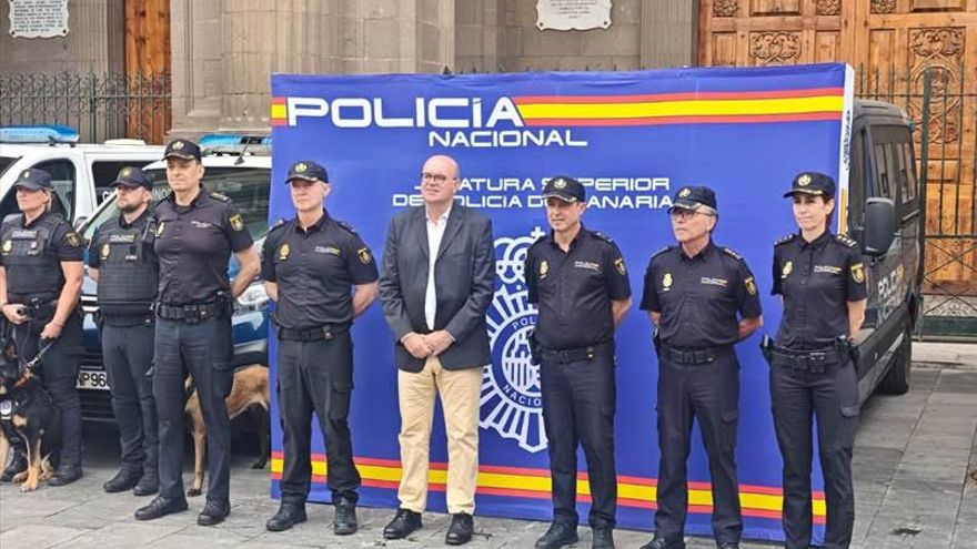 El delegado del Gobierno en Canarias, Anselmo Pestana, ha presentado este miércoles el dispositivo de seguridad de Policía Nacional en el archipiélago con motivo de la visita del Papa.