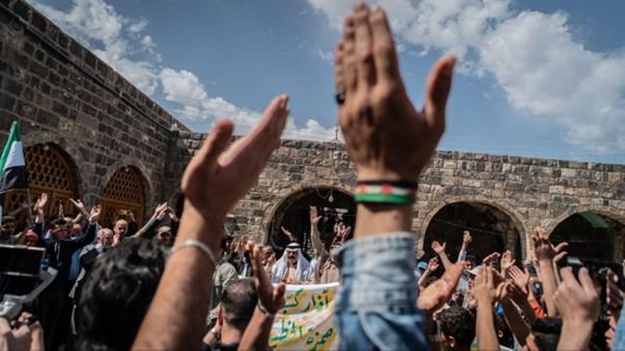 En la cuna de la revuelta siria de 2011: “Deberíamos estar celebrando, pero estamos enterrando muertos de nuevo”