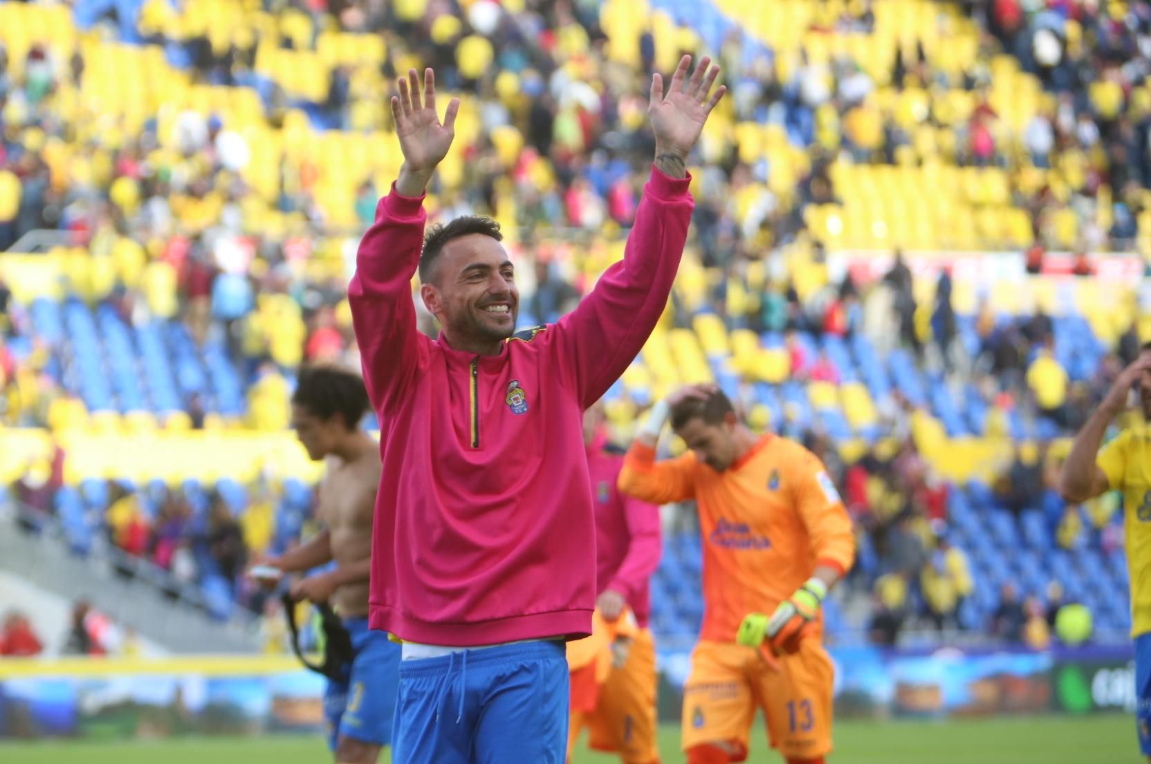 Partido entre la UD Las Palmas y el Valencia CF en el Estadio de Gran Canaria. (Alejandro Ramos).