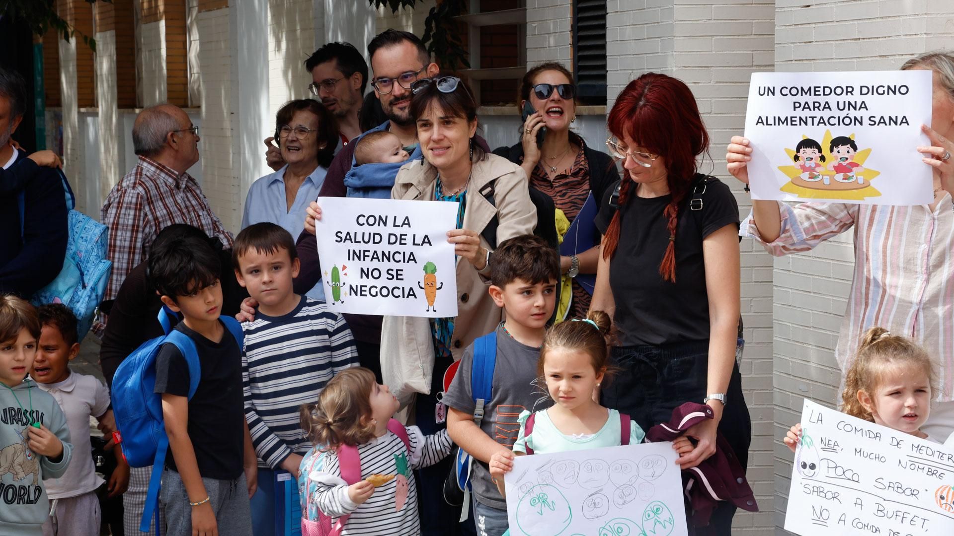 Protesta por el comedor en el Colegio Torre Malmuerta de Córdoba