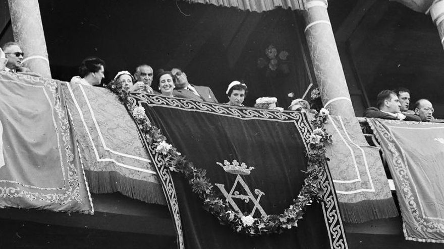 La historia de las fiestas de Vitoria en imágenes (6): pasión por los toros y Carmen Polo de visita por La Blanca